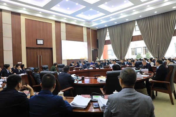 4.24(范立新)十五届区委常委会第193次会议召开(湛伟).jpg