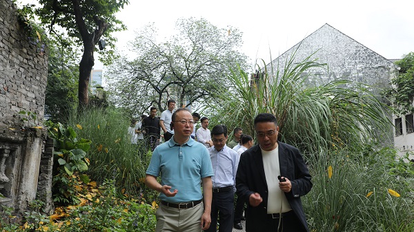 5.18(范立新、魏兴贵)赴渝中区、两江新区调研城市建设工作(杨丹).jpg